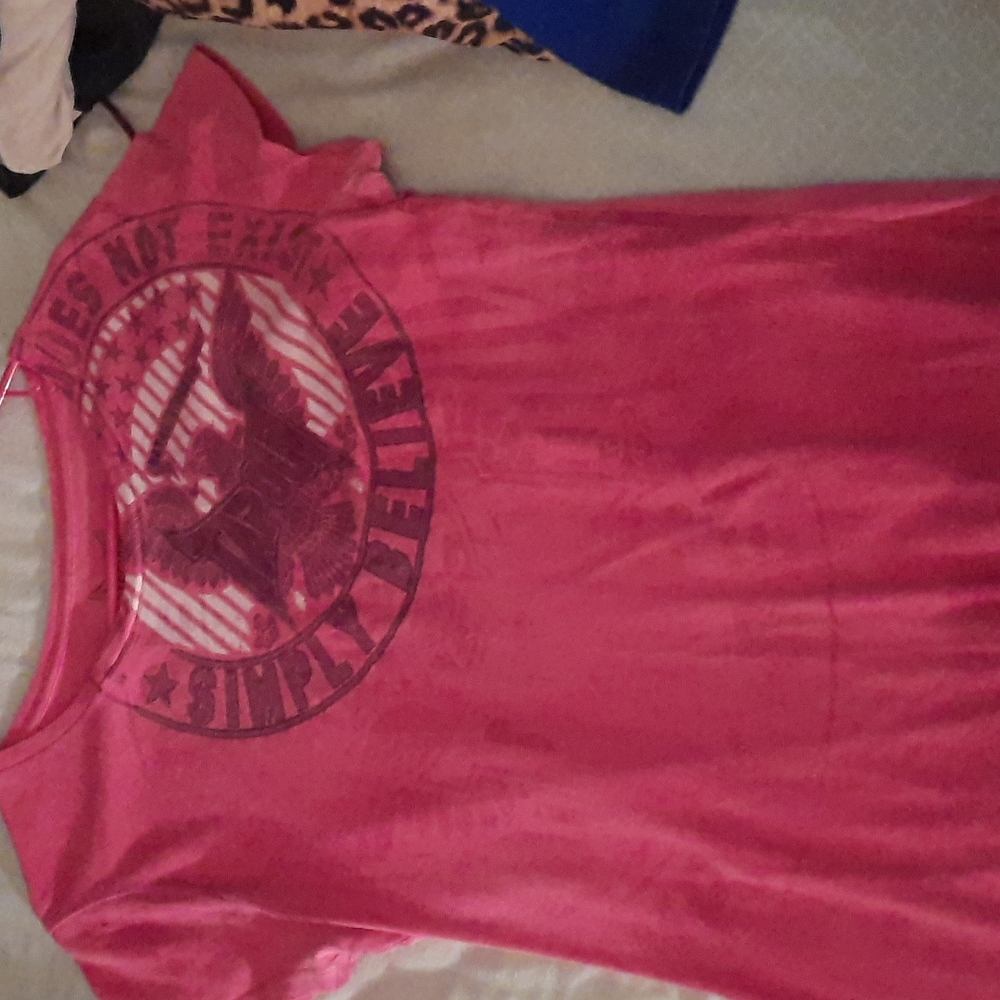 Women's Tapout shirt